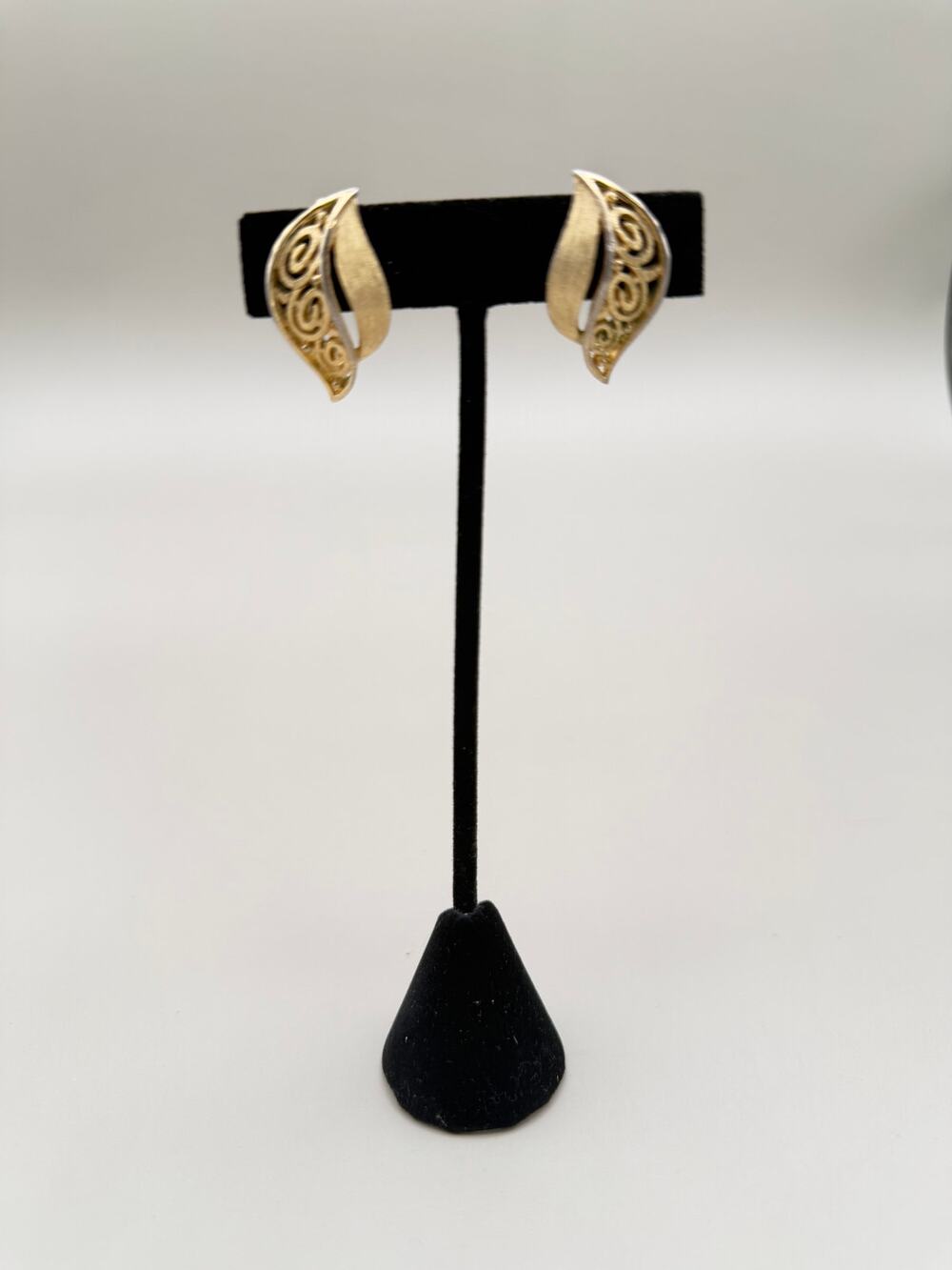 Vintage Crown Trifari Brushed Gold Tone Leaf Swirl Clip Earrings